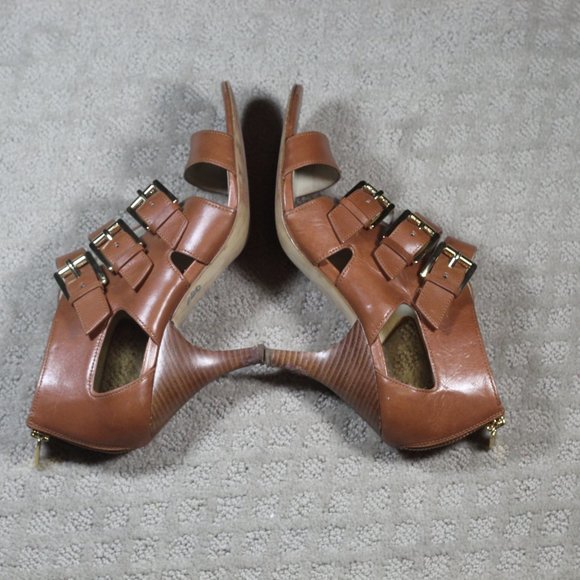Michael Kors Size 9M Strap Gold Buckle Leather Zipper Heels - Picture 4 of 8